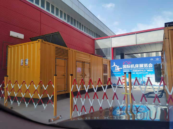 红安发电车出租-发电机无电压或电压太低怎么办？