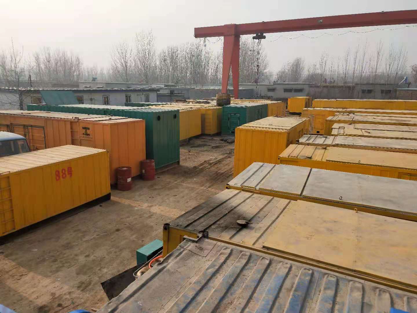 红安租赁发电机-灰尘、风沙对柴油发电机组造成哪些不良影响？