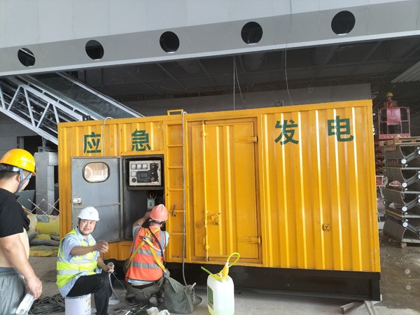 红安怎样判断空气滤清器是否需要更换？